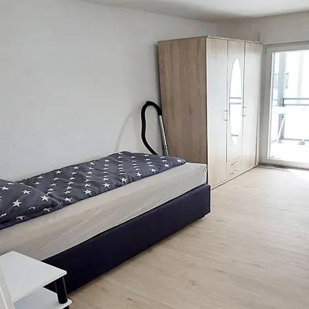 Lägenhet Spacious With Balcony